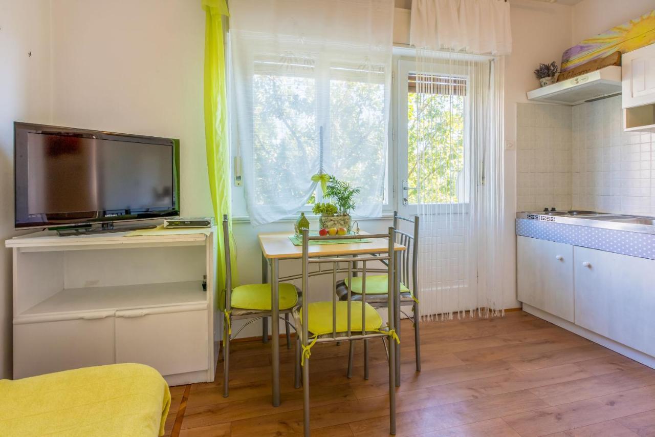 Apartments Marmar Crikvenica Exterior foto